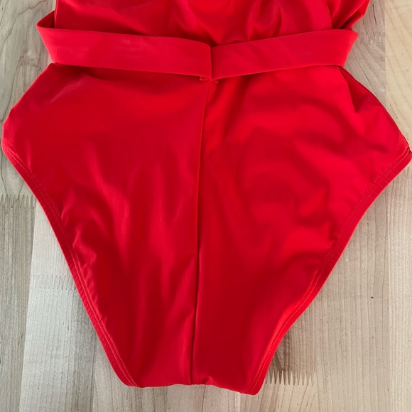 Skinny Dippers Jelly Beans Cinched Waist One-Piece Swimsuit. Red, size medium - Picture 10 of 14